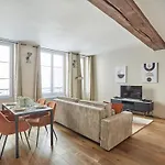 Apartment Louvre Museum By Studio Prestige
